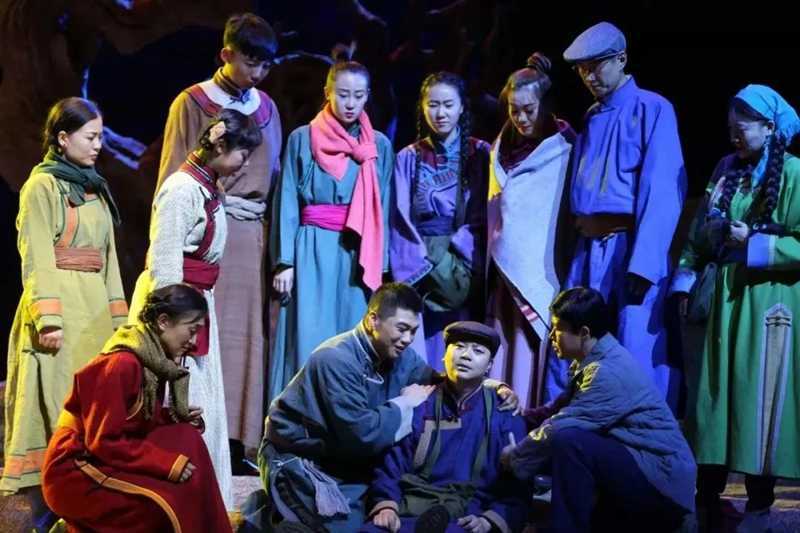 话剧《乌兰牧骑恋歌》剧照